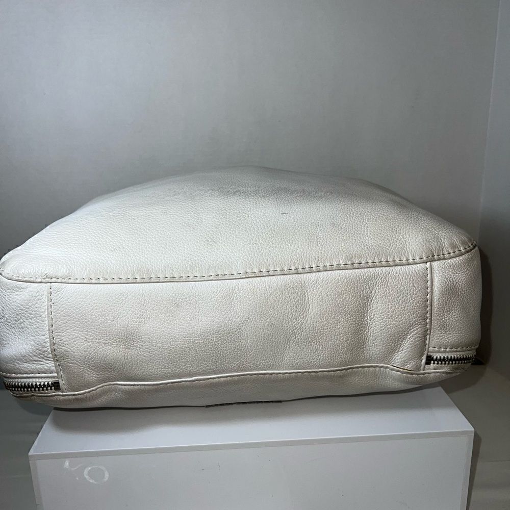 Micheal Kors Large Hobo - Picture 7 of 9